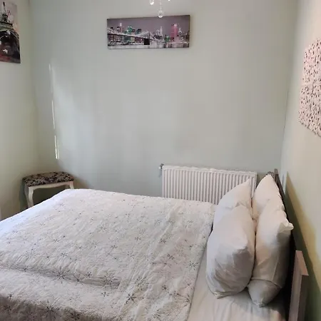 Boutigue House With Terrace And Garden Free Parking Apartment