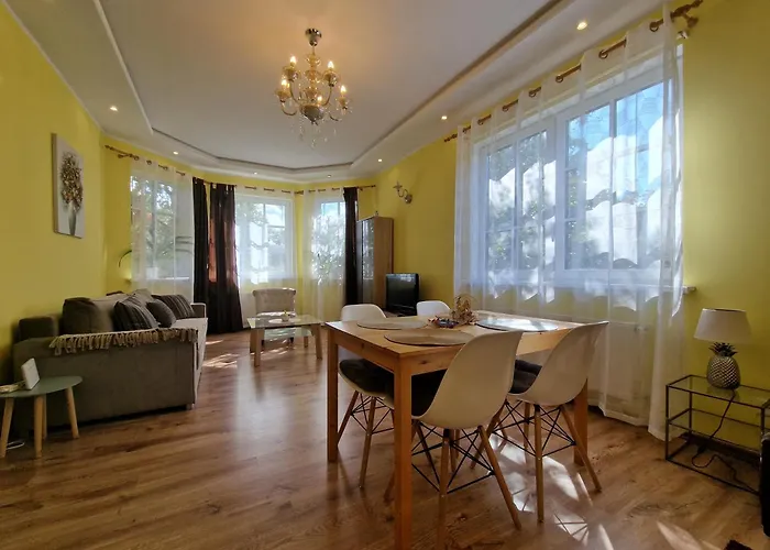 Boutigue House With Terrace And Garden Free Parking Riga